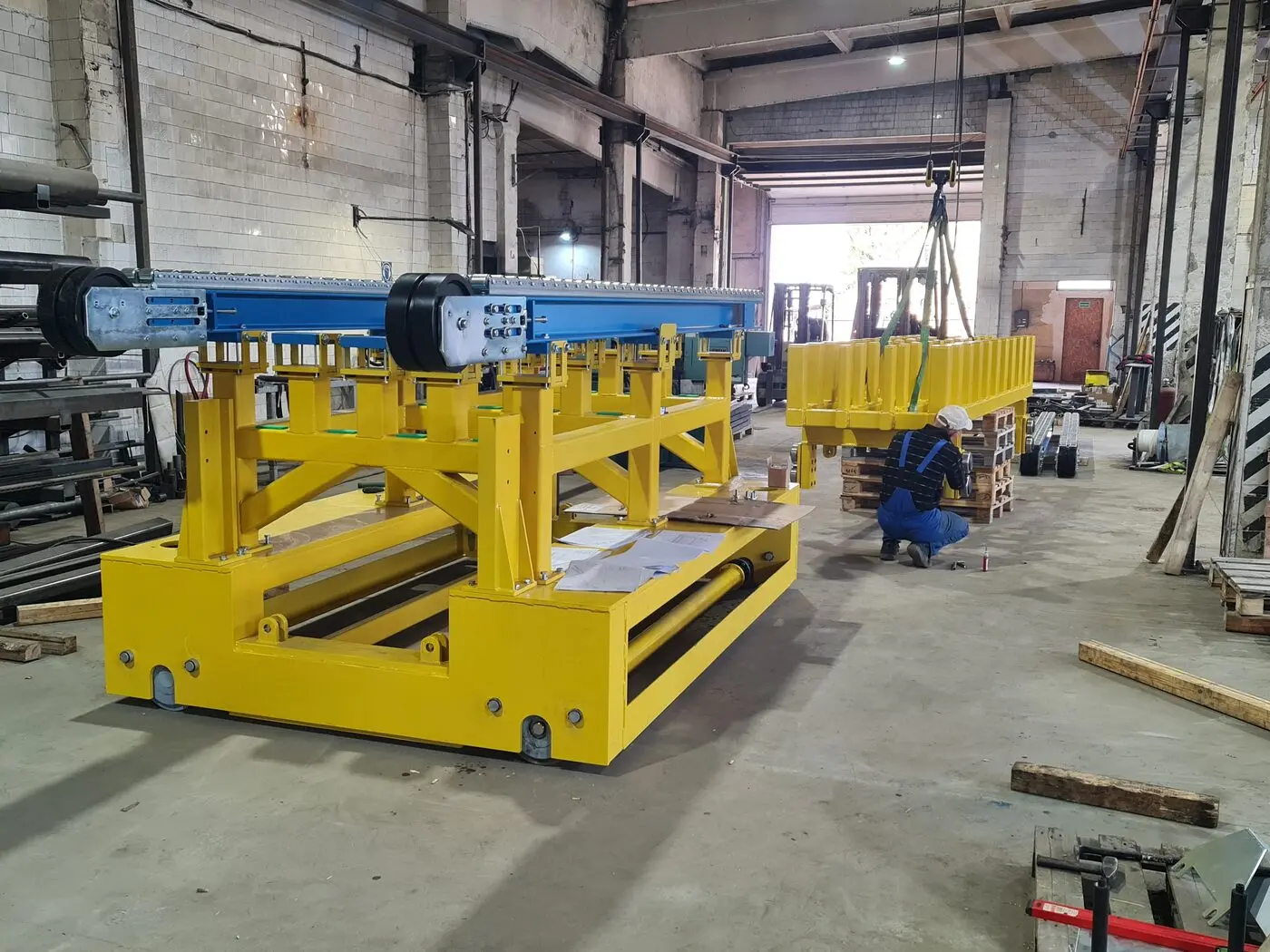 Yellow conveyor assembly