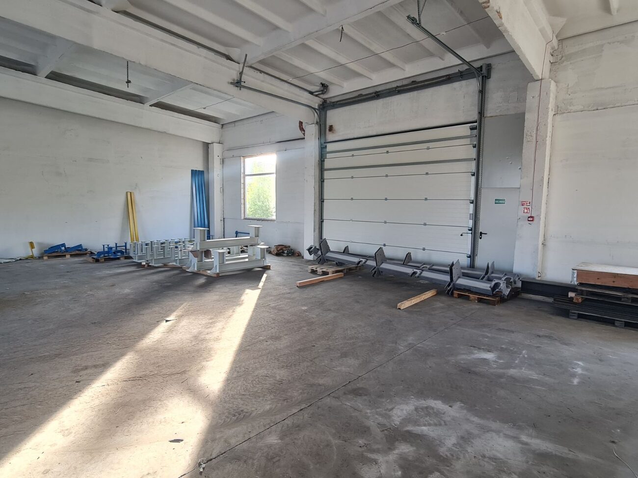 Clean loading and production zone