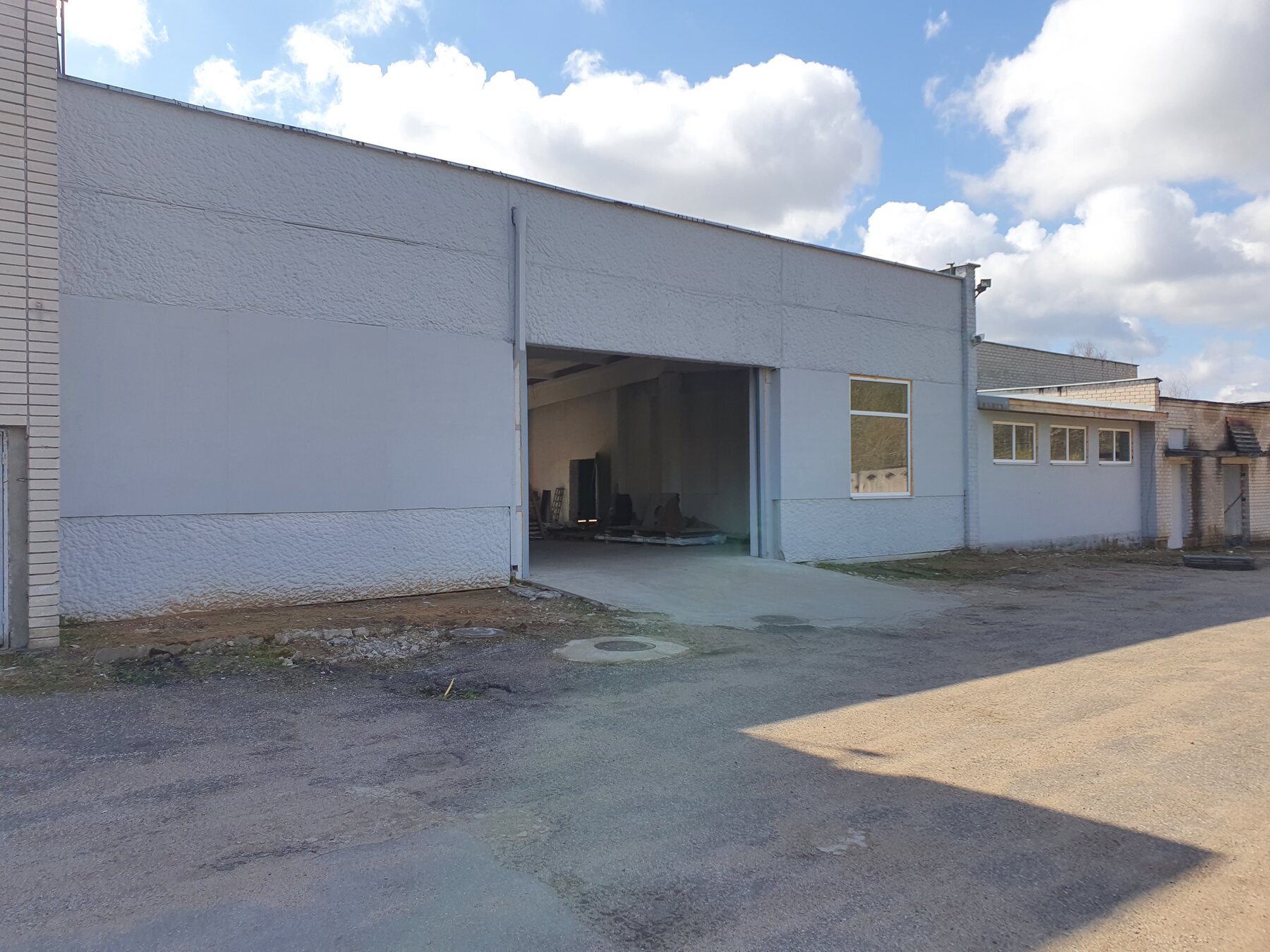 Veldlitas production building facade and gates