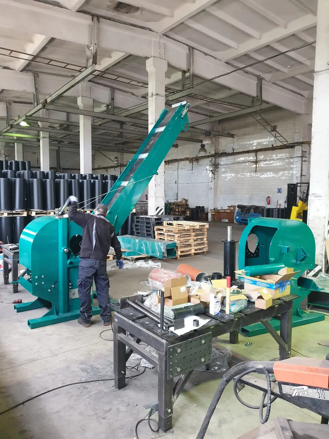 Technical assembly with wheels